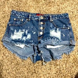 women’s ripped jean shorts